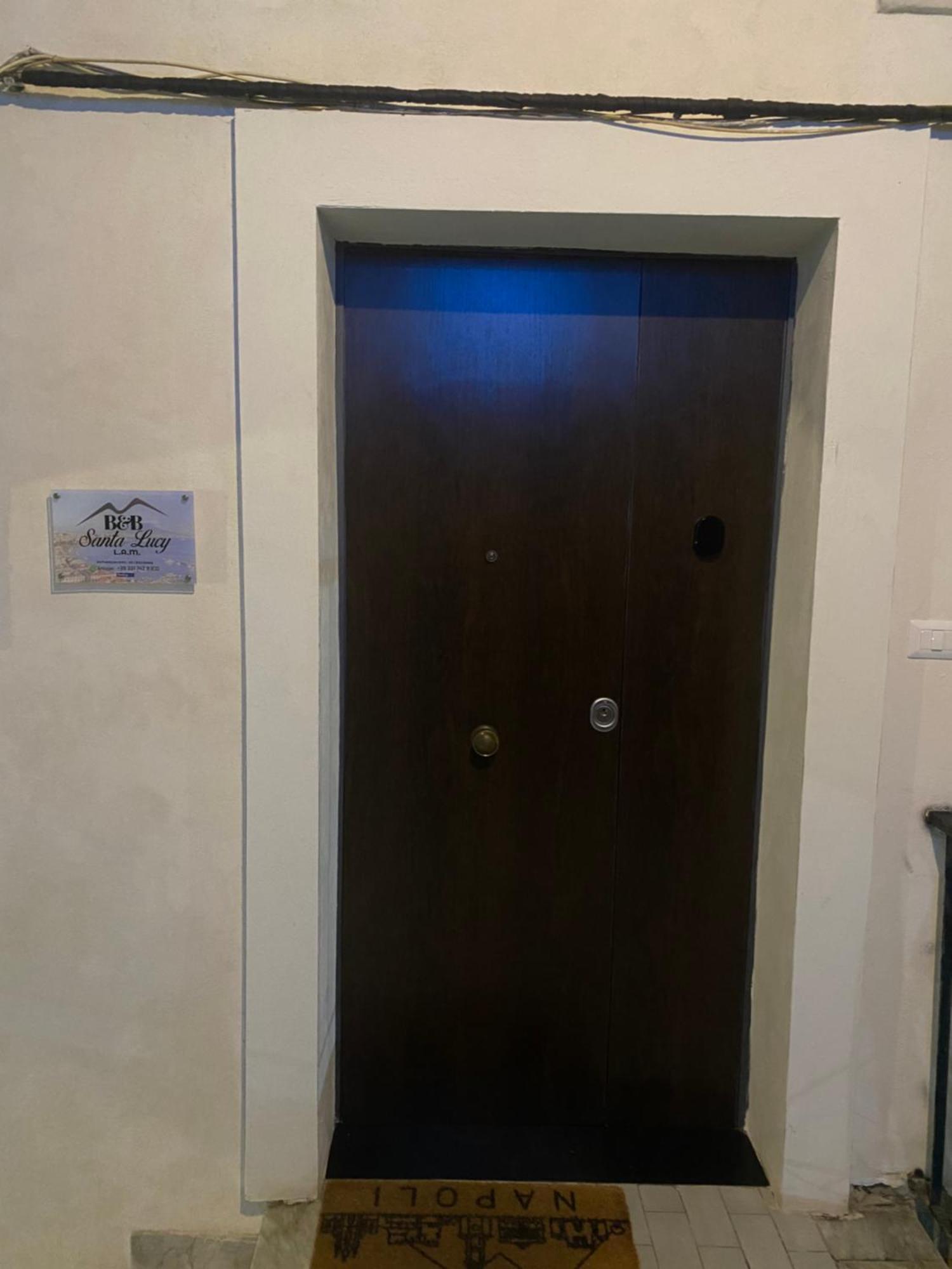 B&B Santa Lucy L.A.M. Наполи Екстериор снимка